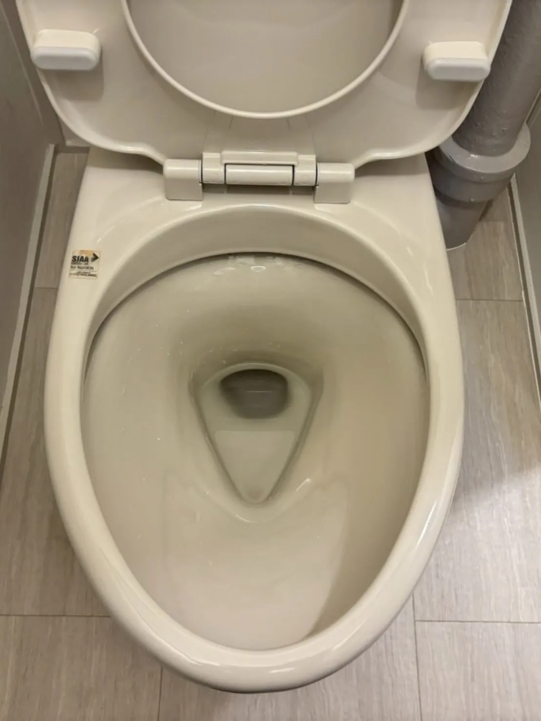 こんにちは！汚れに厳しく人に優しいスミレです！