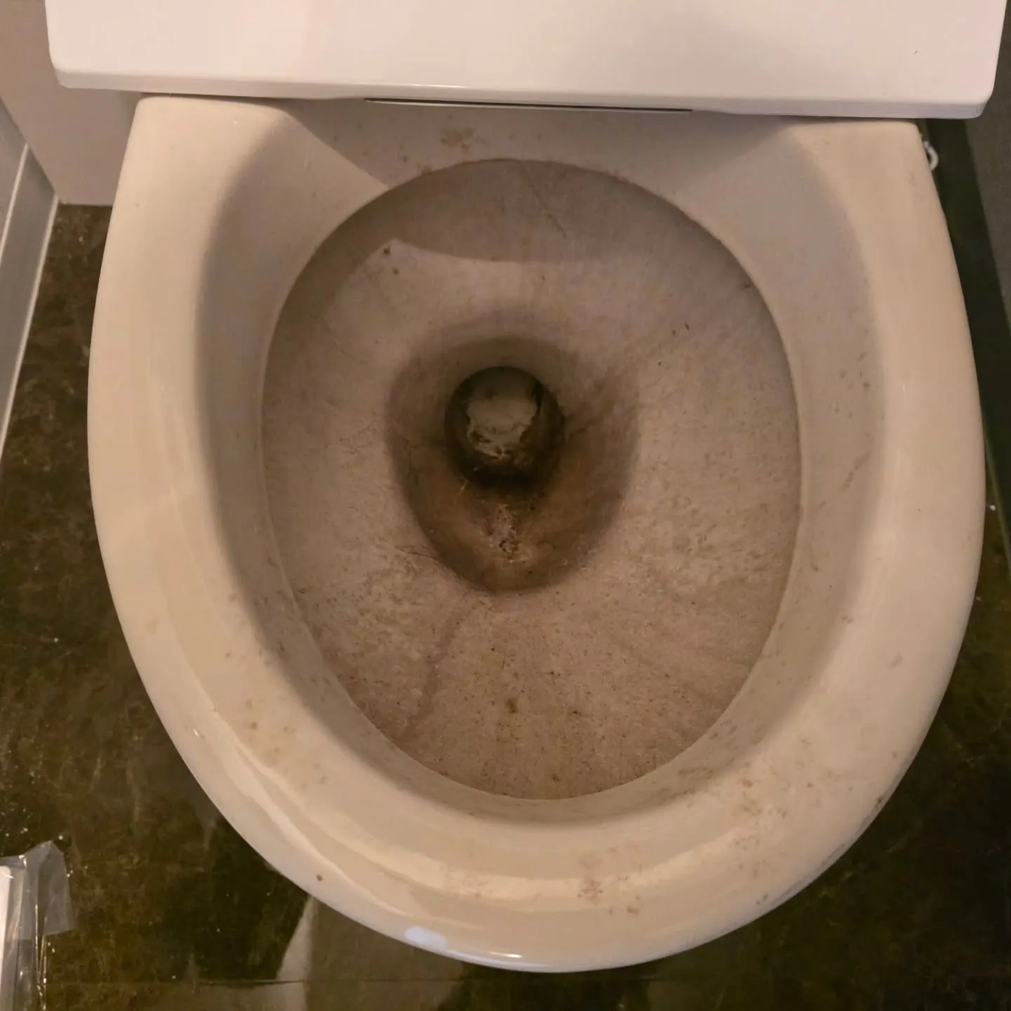 自分と汚れに厳しく、人に優しいスミレです！清掃業のプロとして...