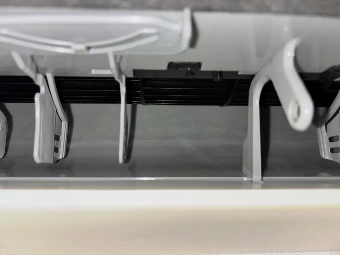 エアコンの中、最近覗いてみましたか？見えない部分にホコリやカ...