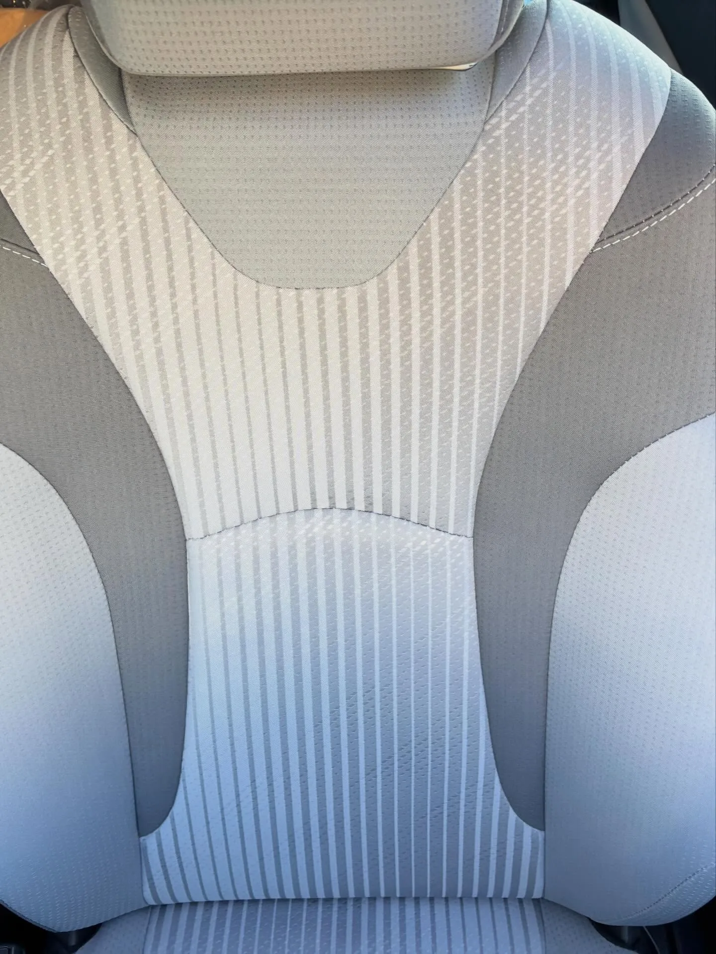 週末のお出かけ、車の中の匂いが気になりますか？それとも、その...