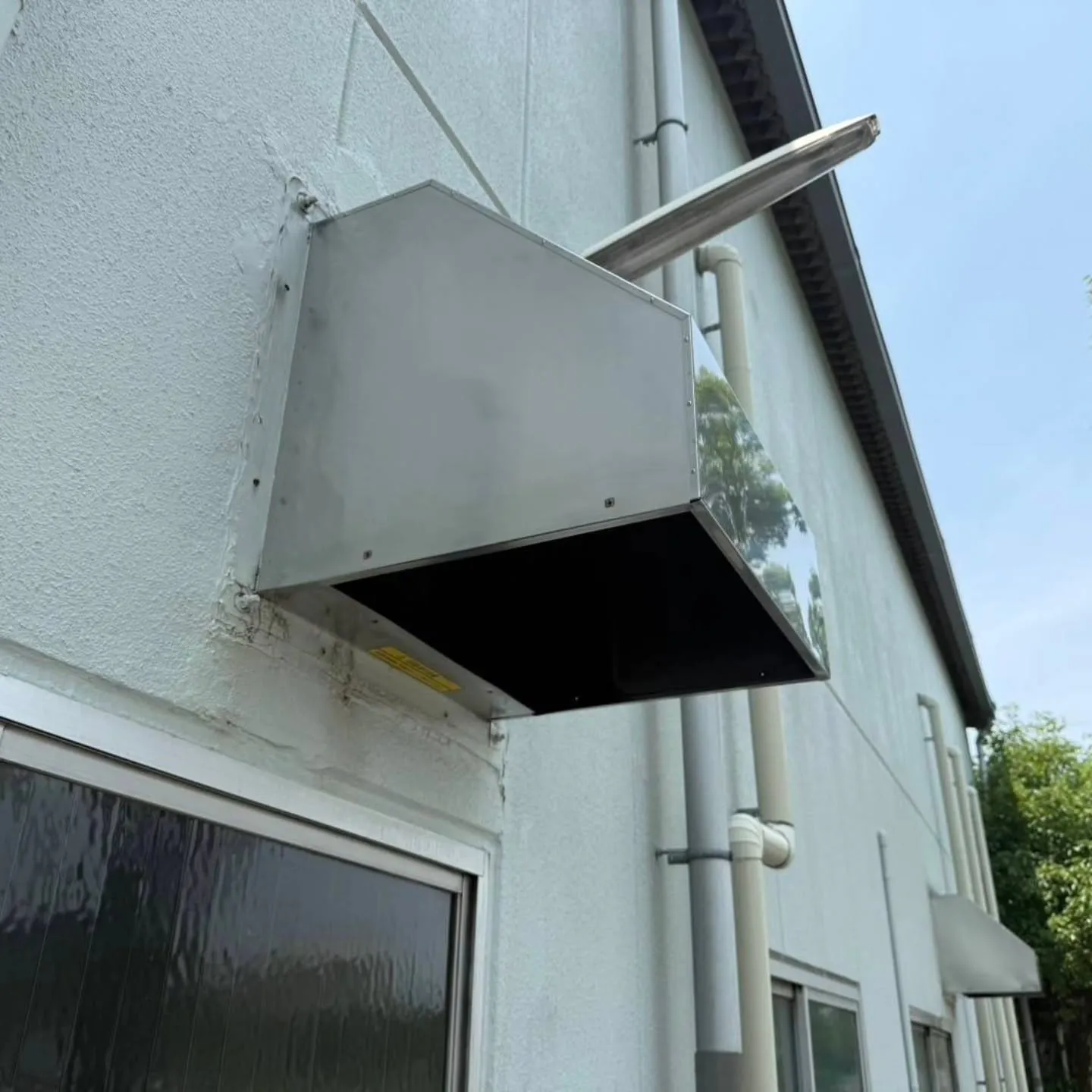 自分と汚れに厳しく、人に優しいスミレです!自動車部品製造工場...