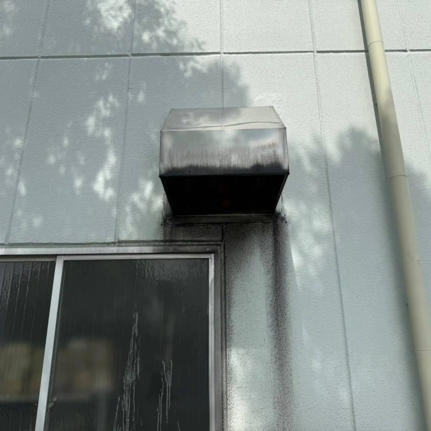 自分と汚れに厳しく、人に優しいスミレです!自動車部品製造工場...