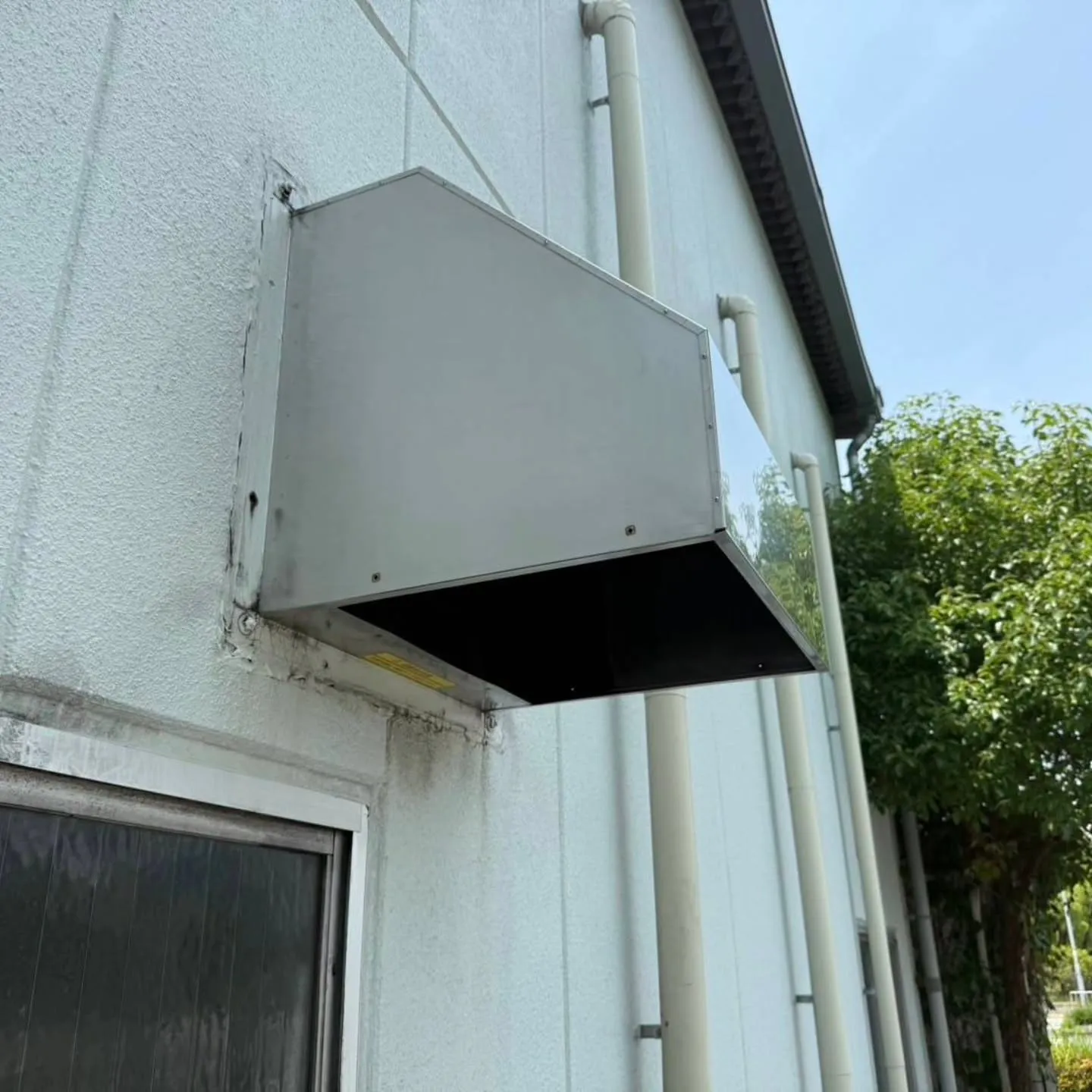 自分と汚れに厳しく、人に優しいスミレです!自動車部品製造工場...