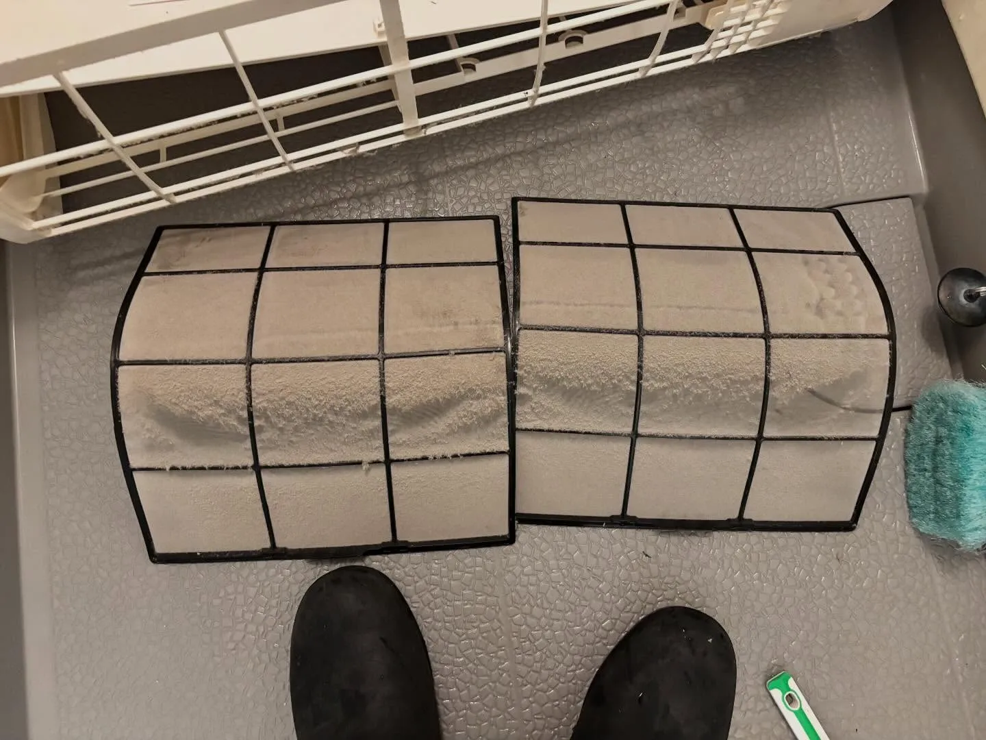 エアコンクリーニングしてますか？フィルターに溜まったカビや埃...