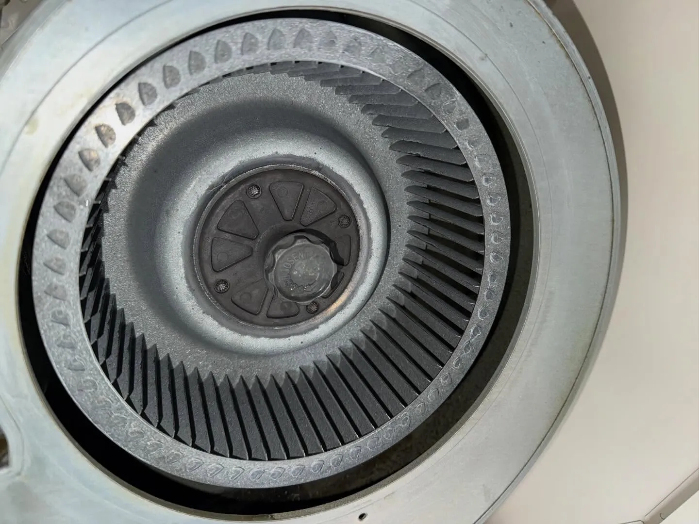 こんにちは！汚れに厳しく、人に優しいスミレです！