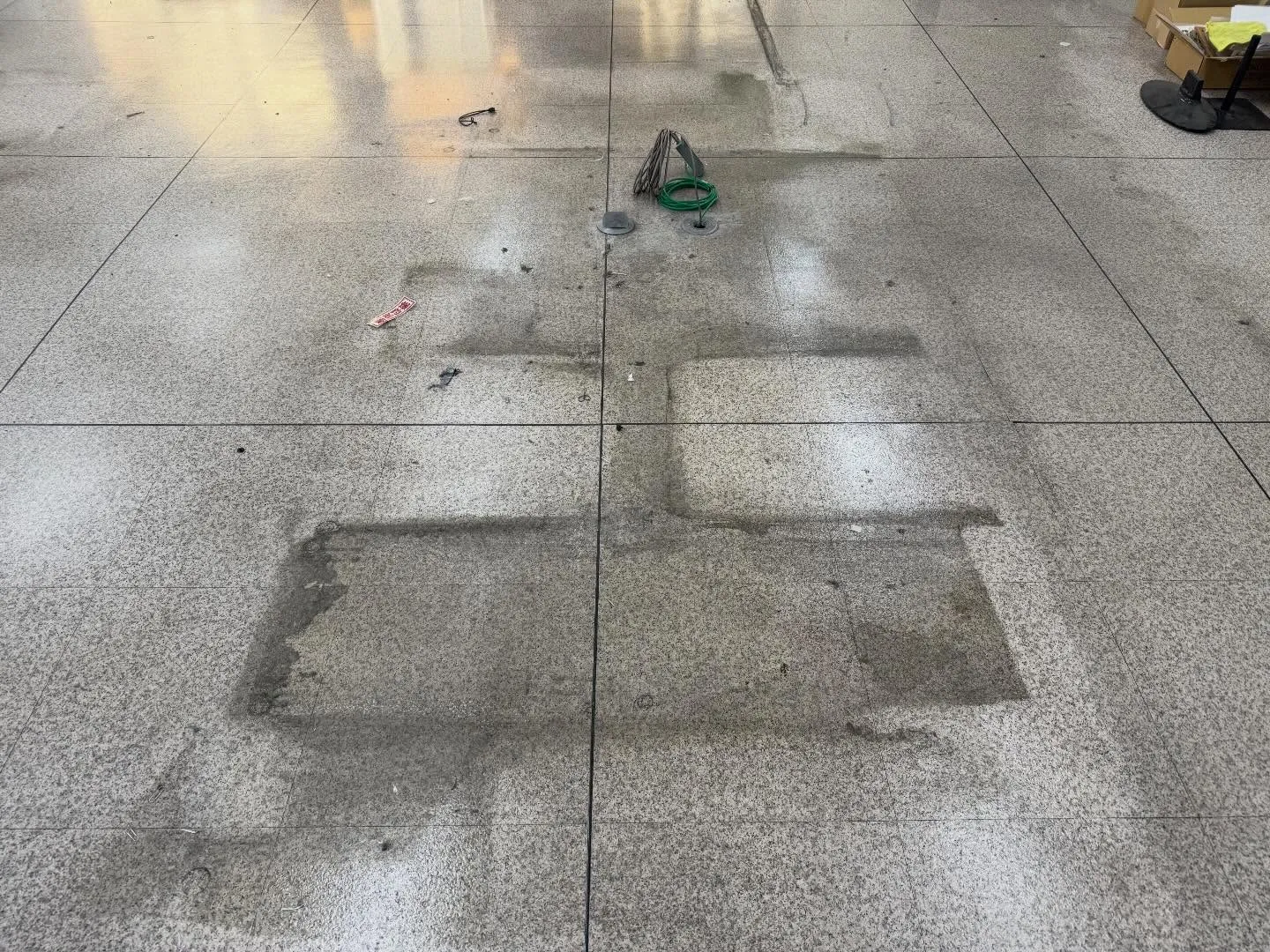 こんにちは！汚れに厳しく、人に優しいスミレです！今日も事務所...