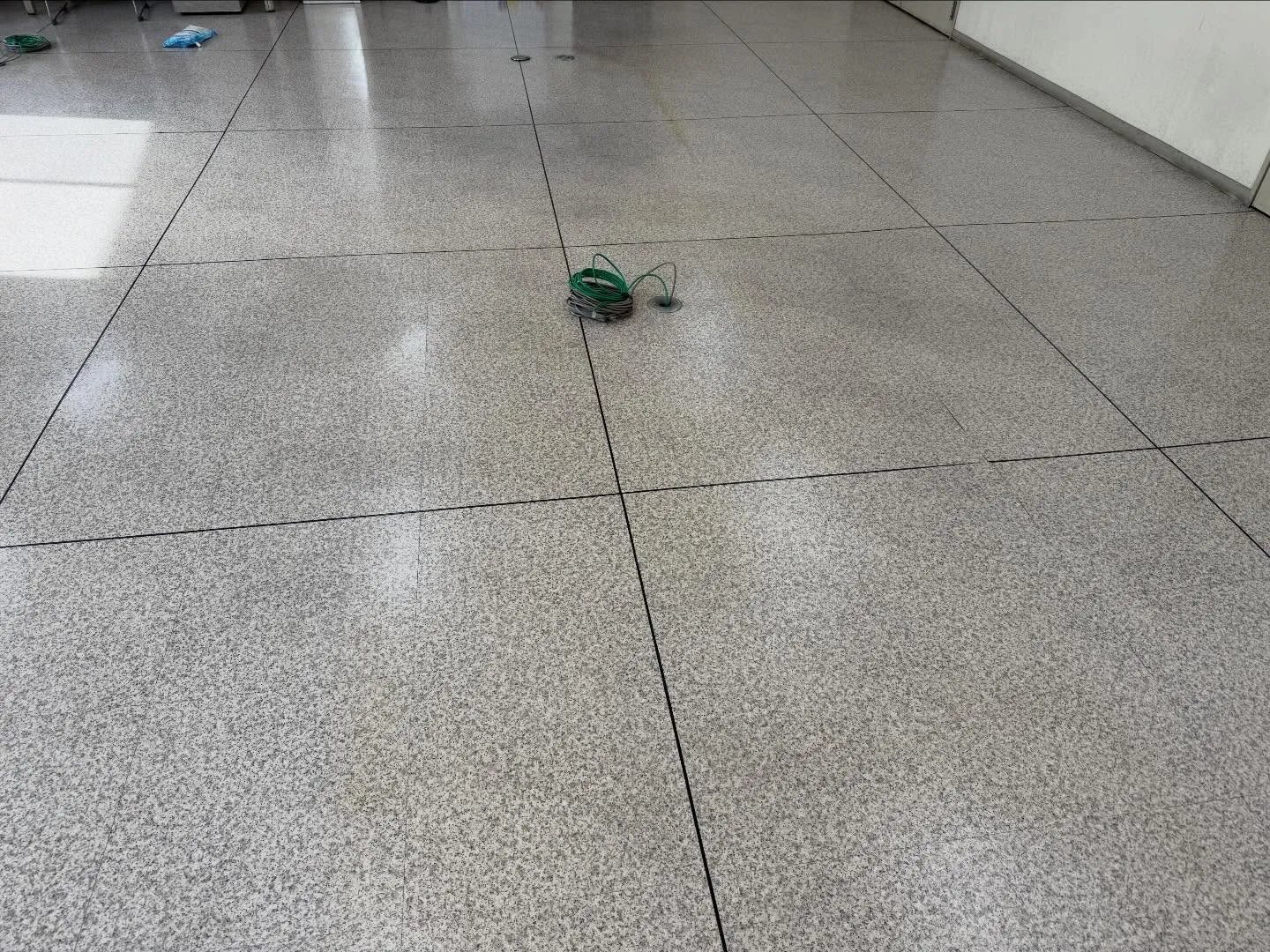 こんにちは！汚れに厳しく、人に優しいスミレです！今日も事務所...