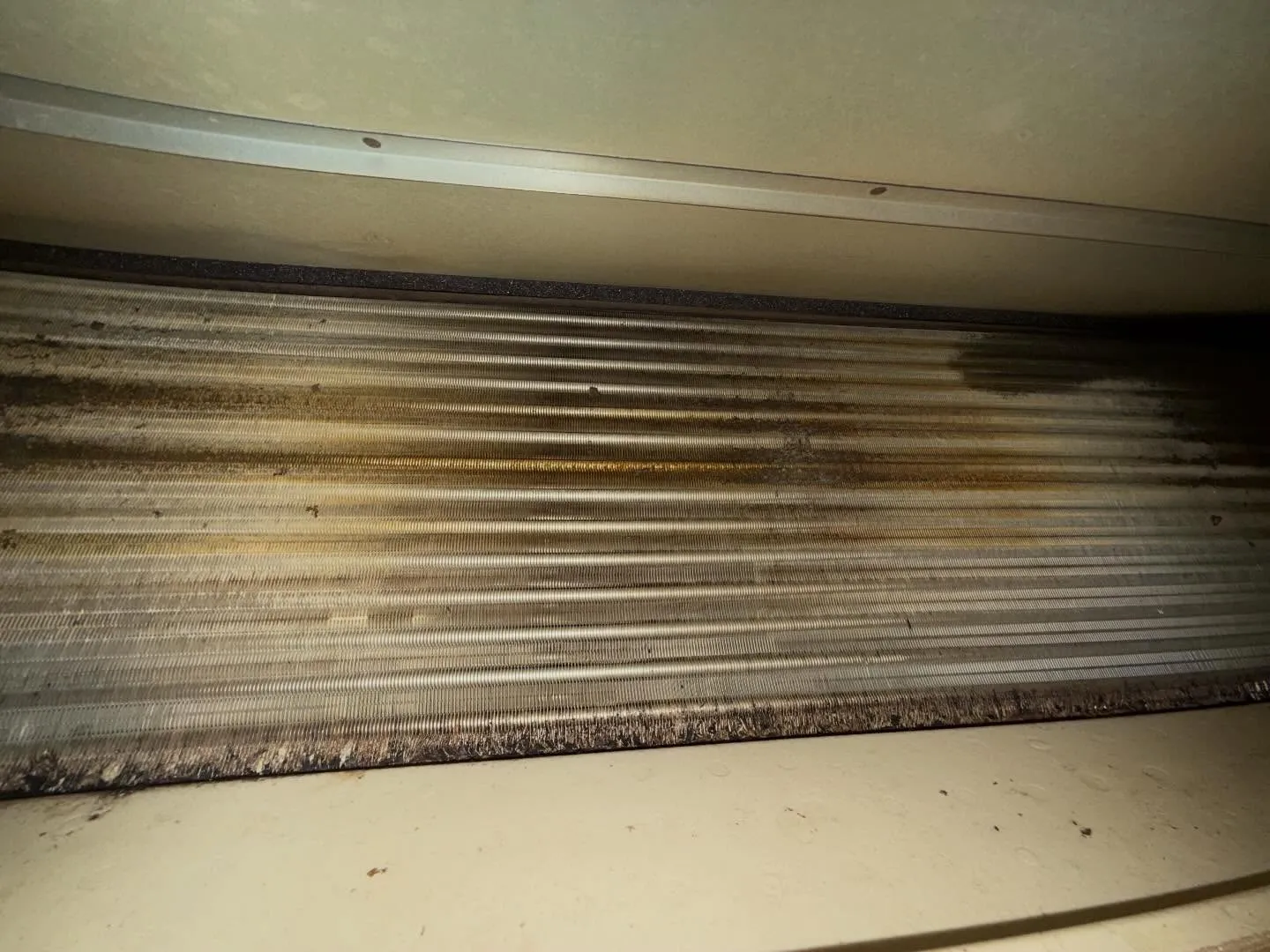 お部屋の空気、毎日新鮮に保てていますか？ビルトインエアコンで...