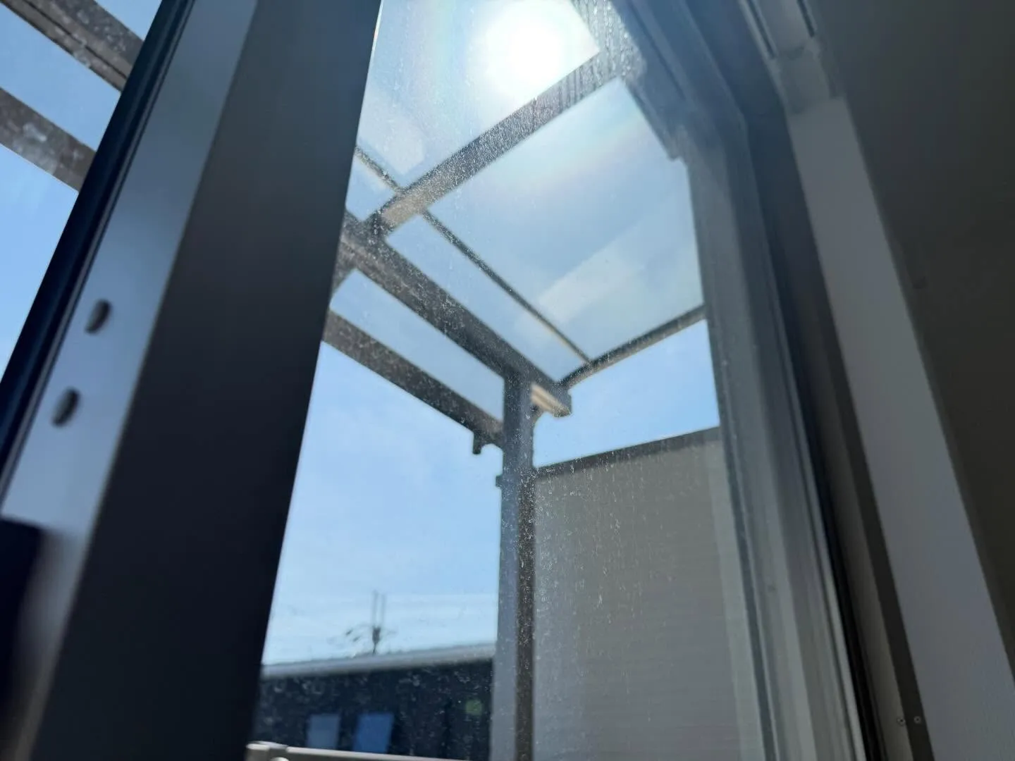 ガラスが透き通っていると、部屋全体がぱっと明るくなりますよね...