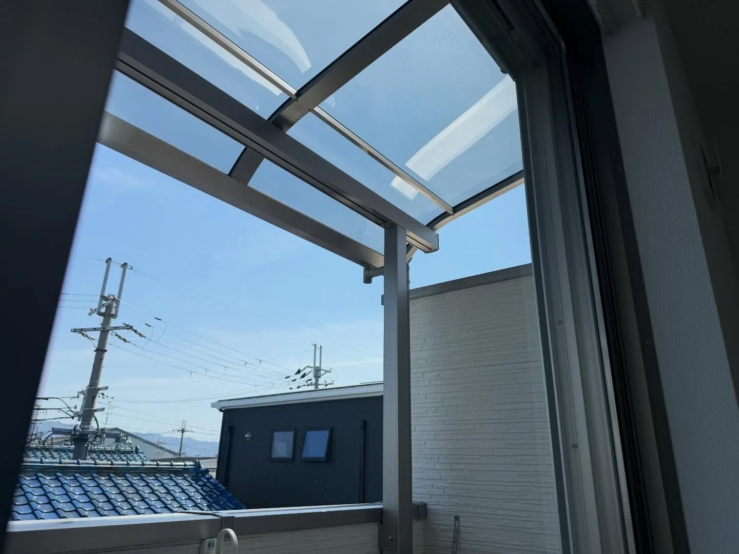 ガラスが透き通っていると、部屋全体がぱっと明るくなりますよね...