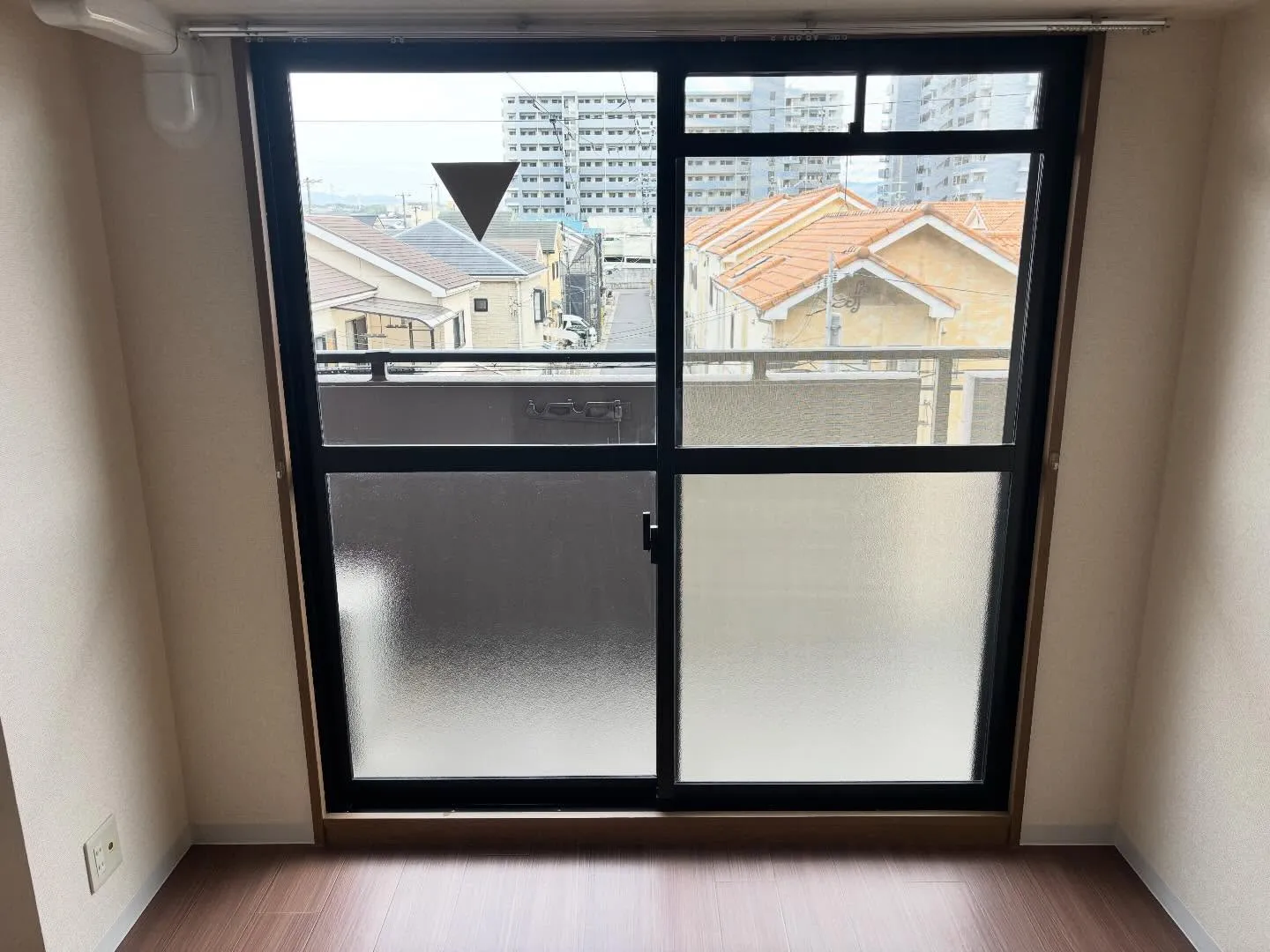 今日は気になる窓やベランダの掃除についてお話しします。