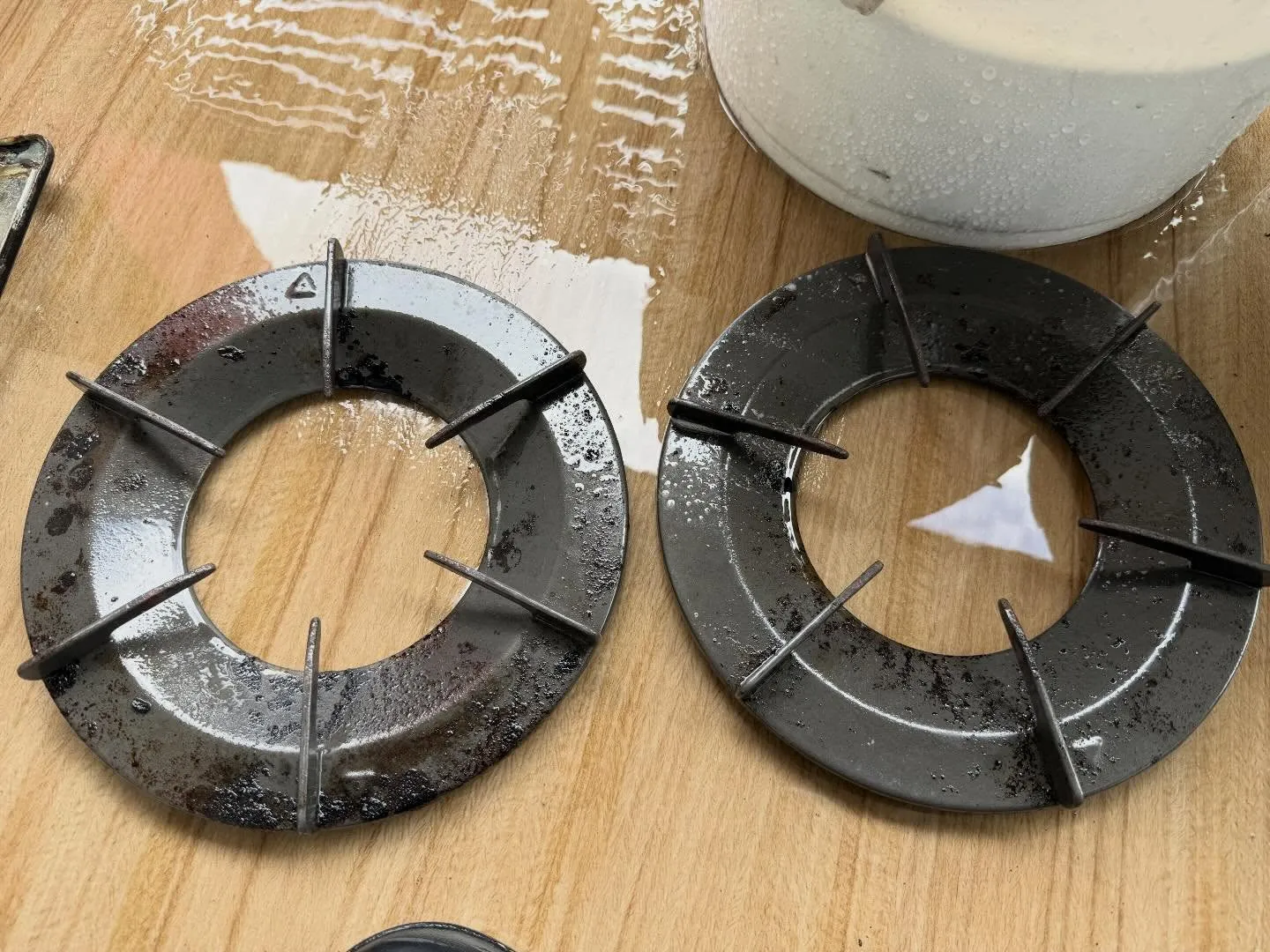 キッチンのガスコンロ、お掃除していますか？特にごとくの頑固な...