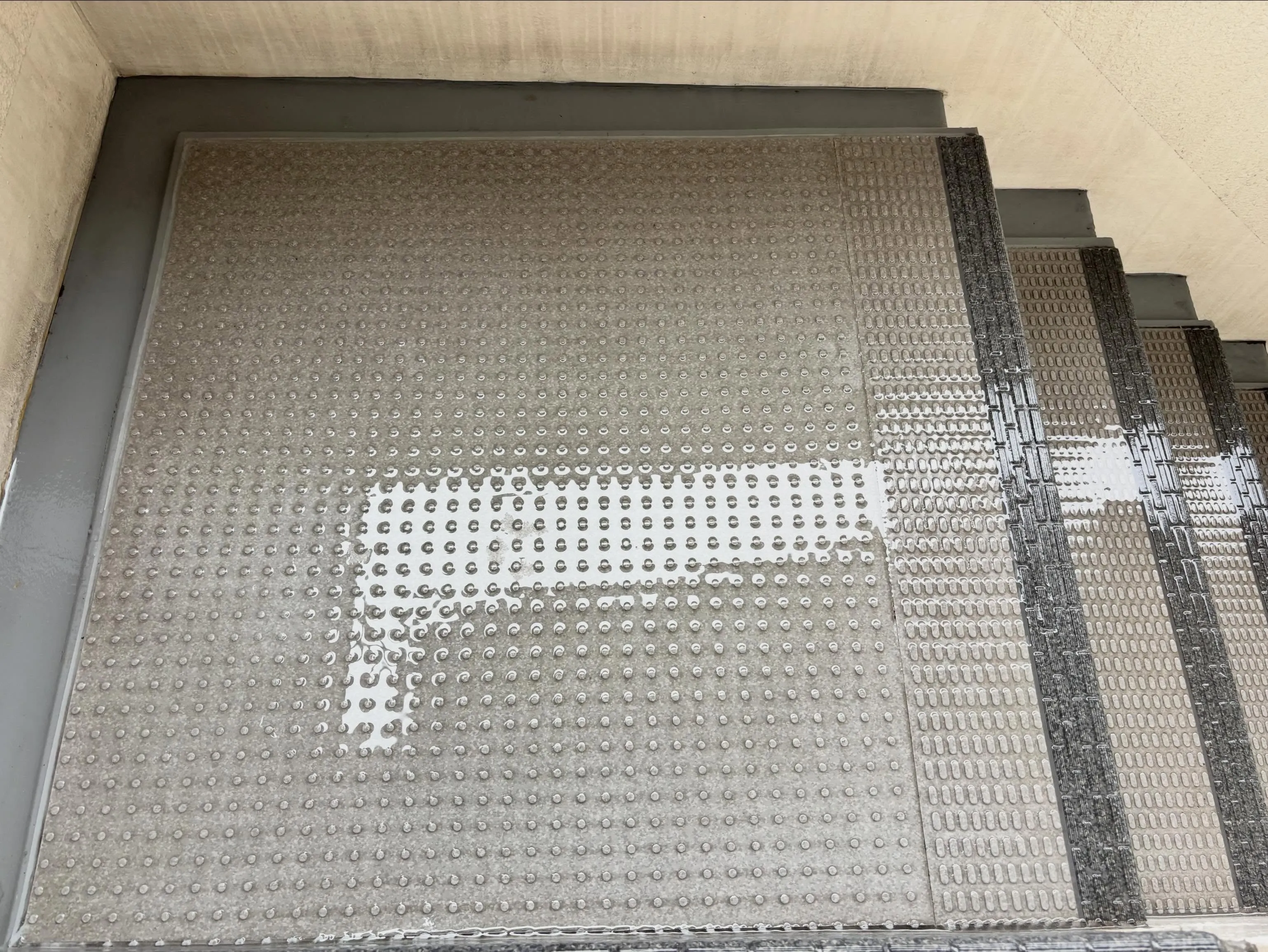 さて、このマンションの共用部分、最近いつ掃除しましたか?