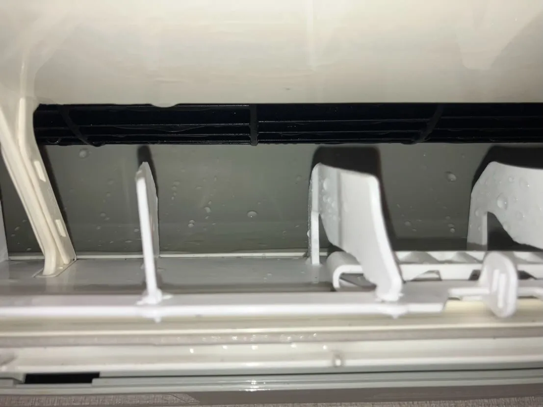 エアコンをつけた時の風、気持ち良いですか？