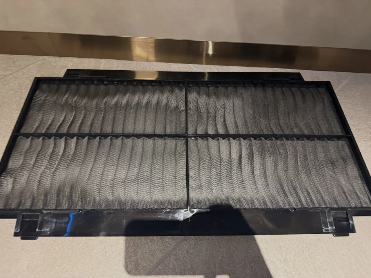 ふと気づけば、エアコンからの風が弱くなっていませんか？それ、...